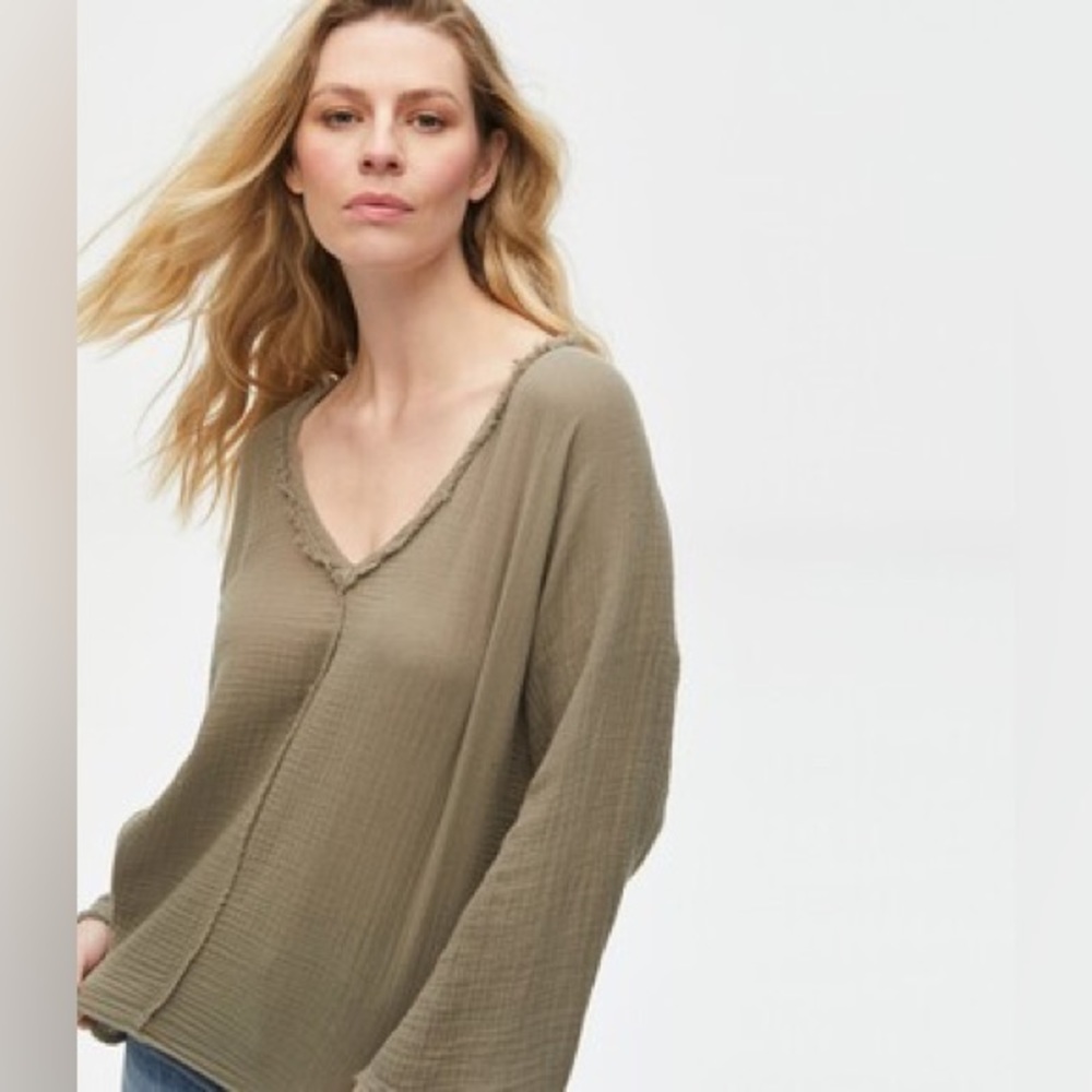 Michael Stars Gio gauze top in Olive